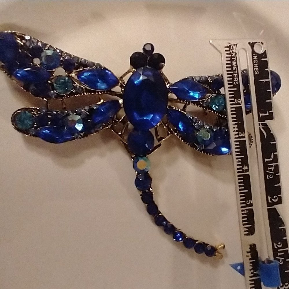 Gorgeous Rhinestone Dragonfly Brooch - Picture 4 of 4